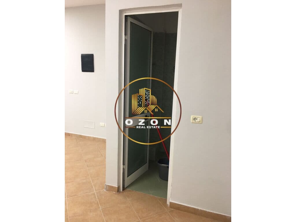 Ambjent Biznesi Me Qira Tek Rruga e Kavajës! 4