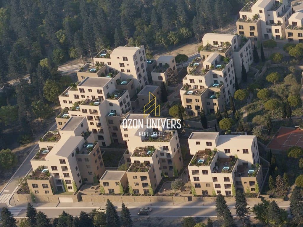 Apartament 2+1 me Oborr për shitje tek Village Square – Drimadhë, Çmim Kleringu! 1