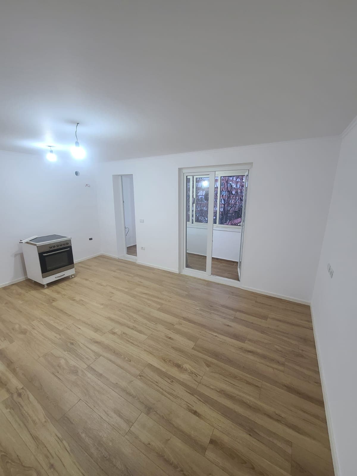Apartament për Shitje pranë Shkollës 4 Dëshmorët ! 3