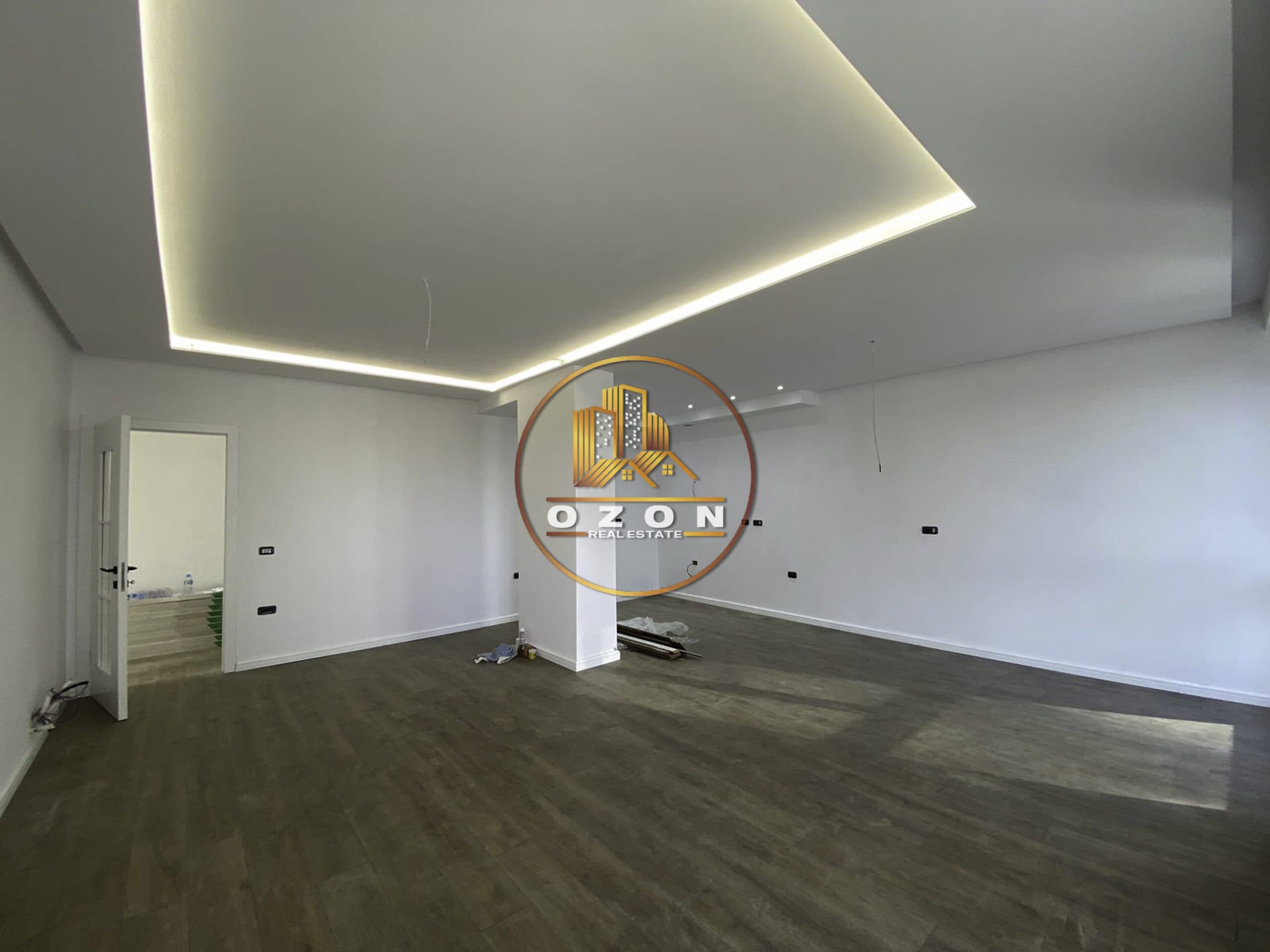 SHITET APARTAMENT 3+1+2 TEK ISH FUSHA E AVIACIONIT!