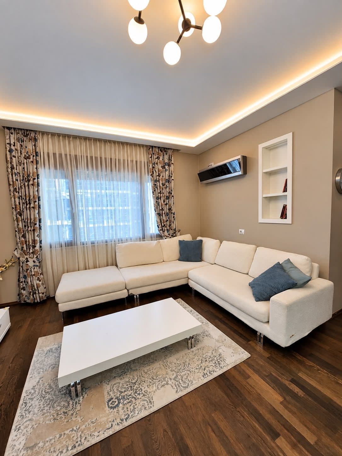 Apartament 2+1+2+parkim për qira, tek Stadiumi Air Albania! 2