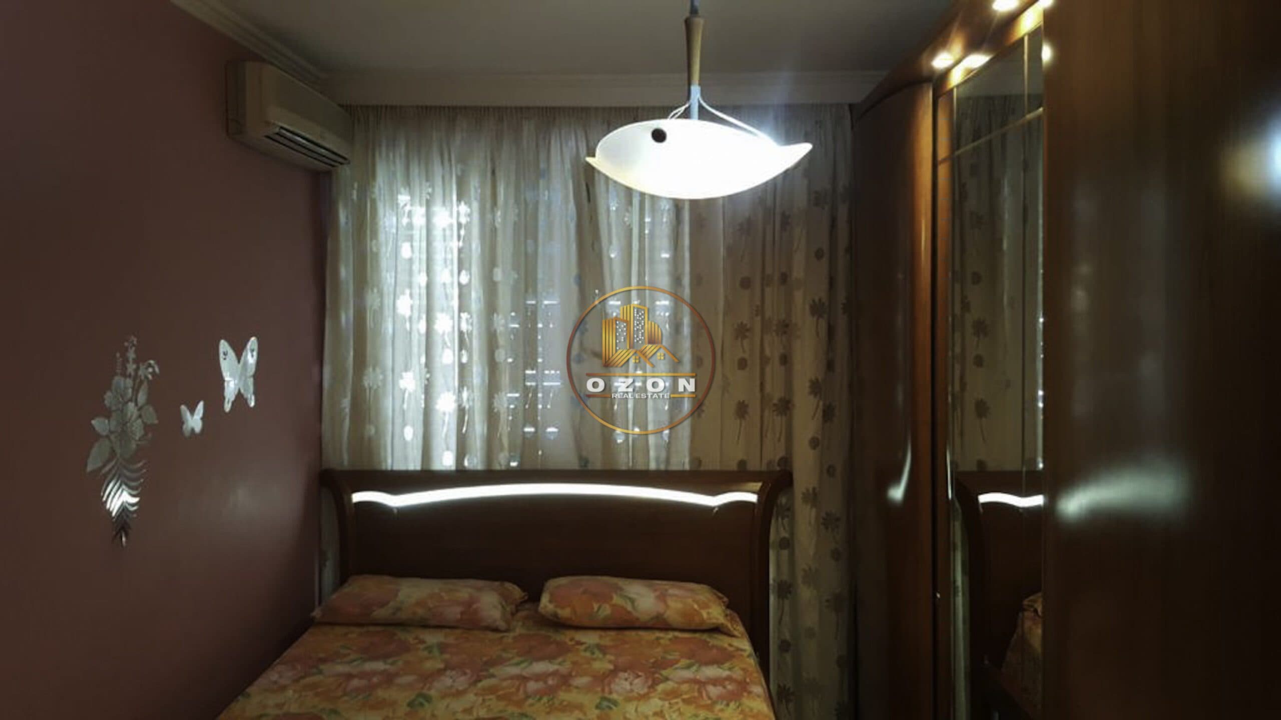 Jepet me qera apartament 2+1+2 , i mobiluar , tek 21 Dhjetori . 3