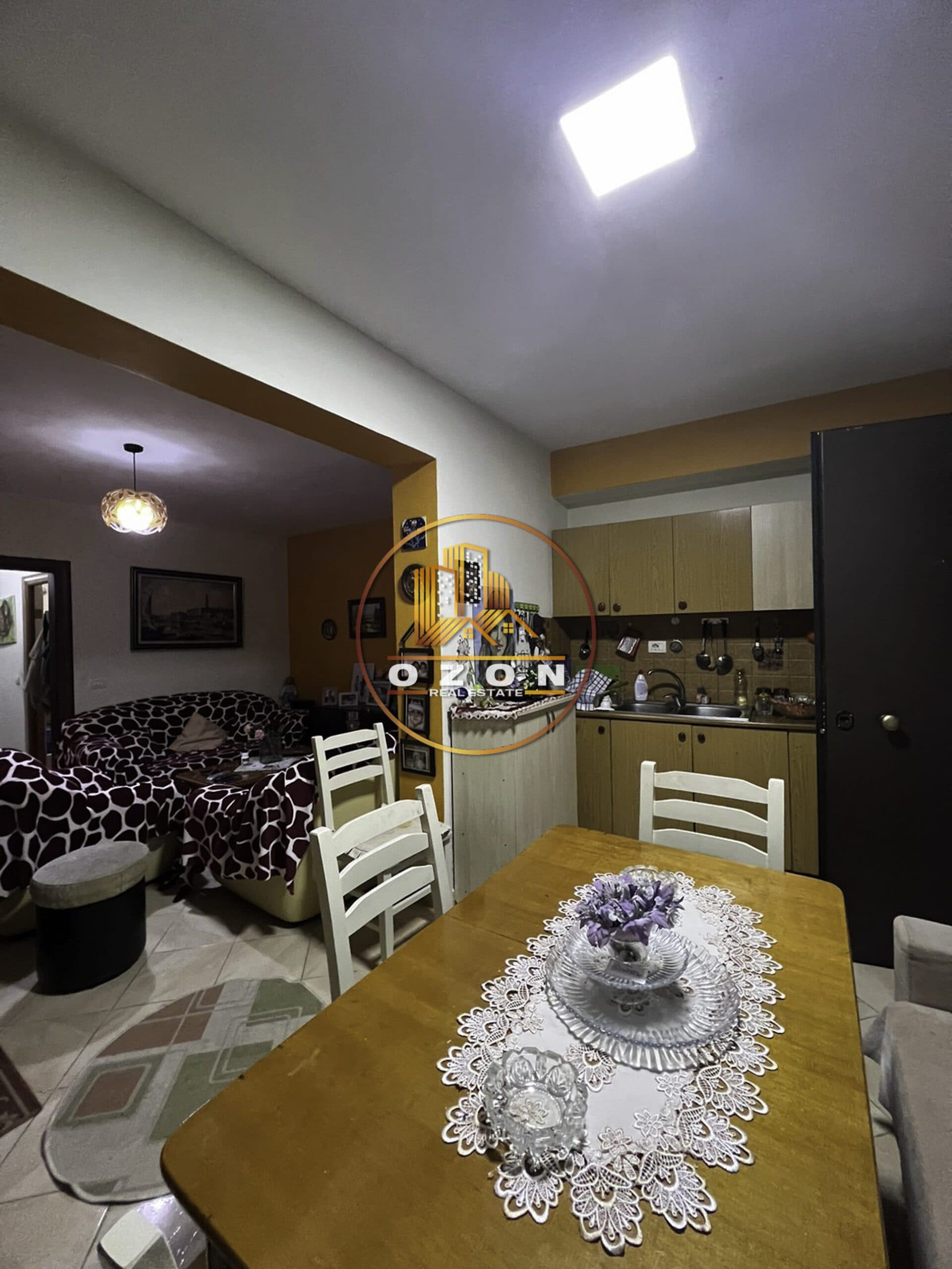 OKAZION!!! SHITET APARTAMENT 1+1 NE KINOSTUDIO!