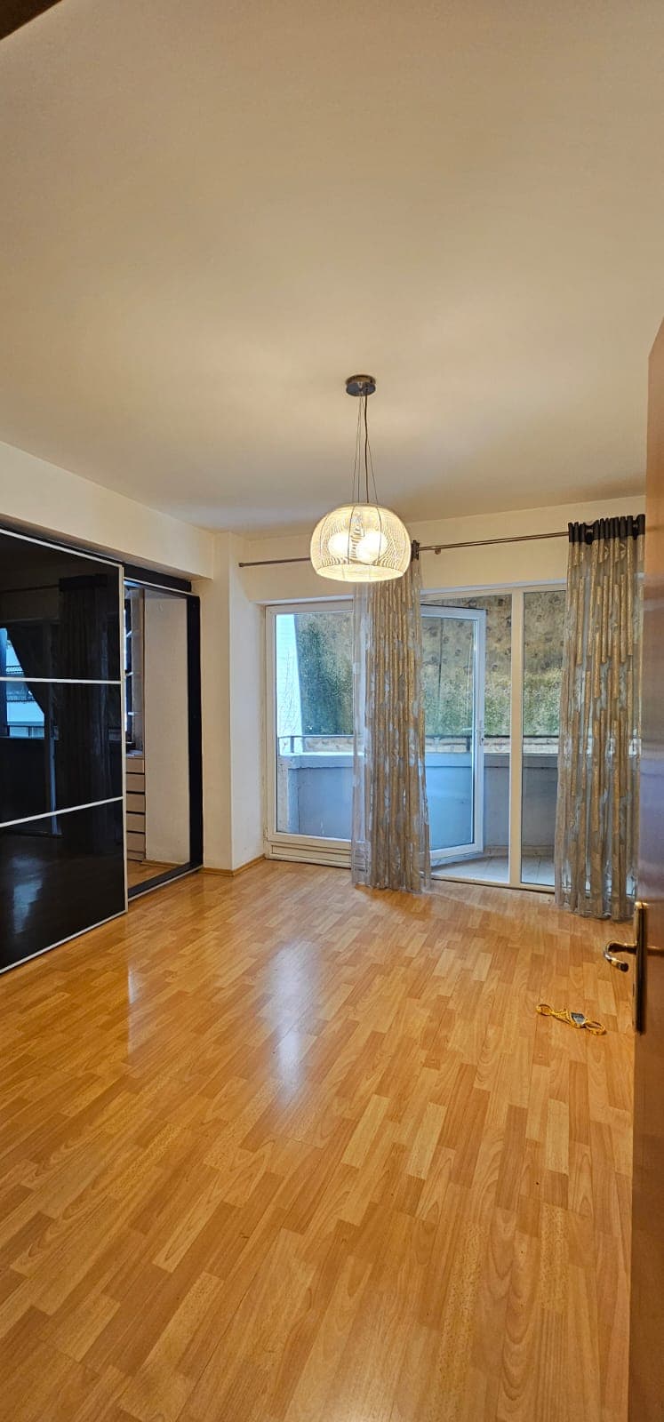 Apartament 2+1 per shitje prane Stadiumit Air Albania !