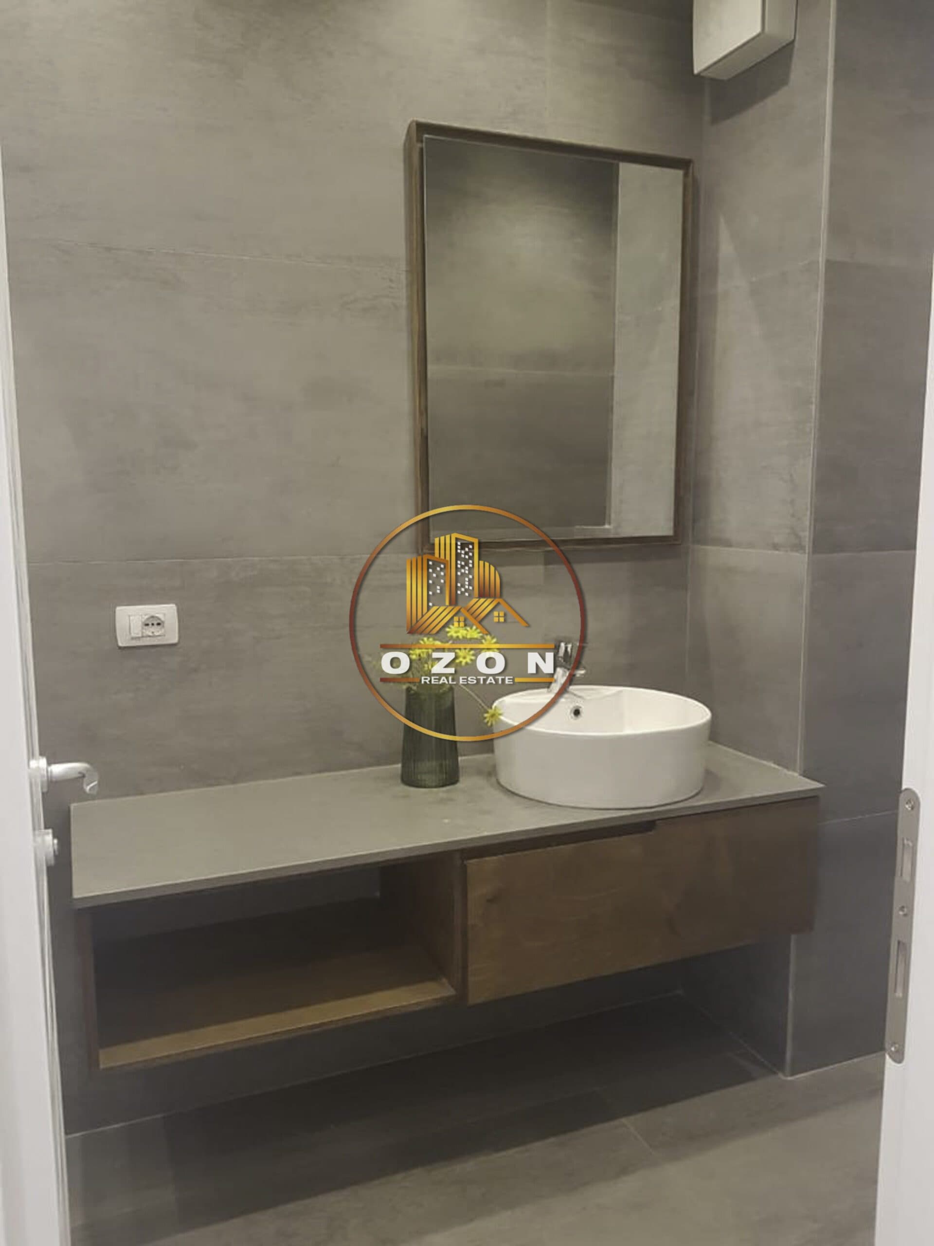 JEPET ME QERA APARTAMENT 3+1+2 + 2 POSTE PARKIMI NE REZIDENCE PRANE TEG ! 2