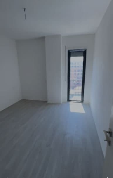 Shitet Super Apartament 2+1 Pranë Fushës Aviacionit,Unaza e Re! 3