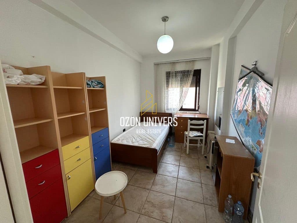 Apartament 3+1+2 Per Qira tek Rruga Haxhi Hysen Dalliu ! 4