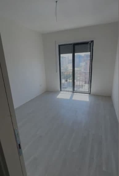 Shitet Super Apartament 2+1 Pranë Fushës Aviacionit,Unaza e Re! 2
