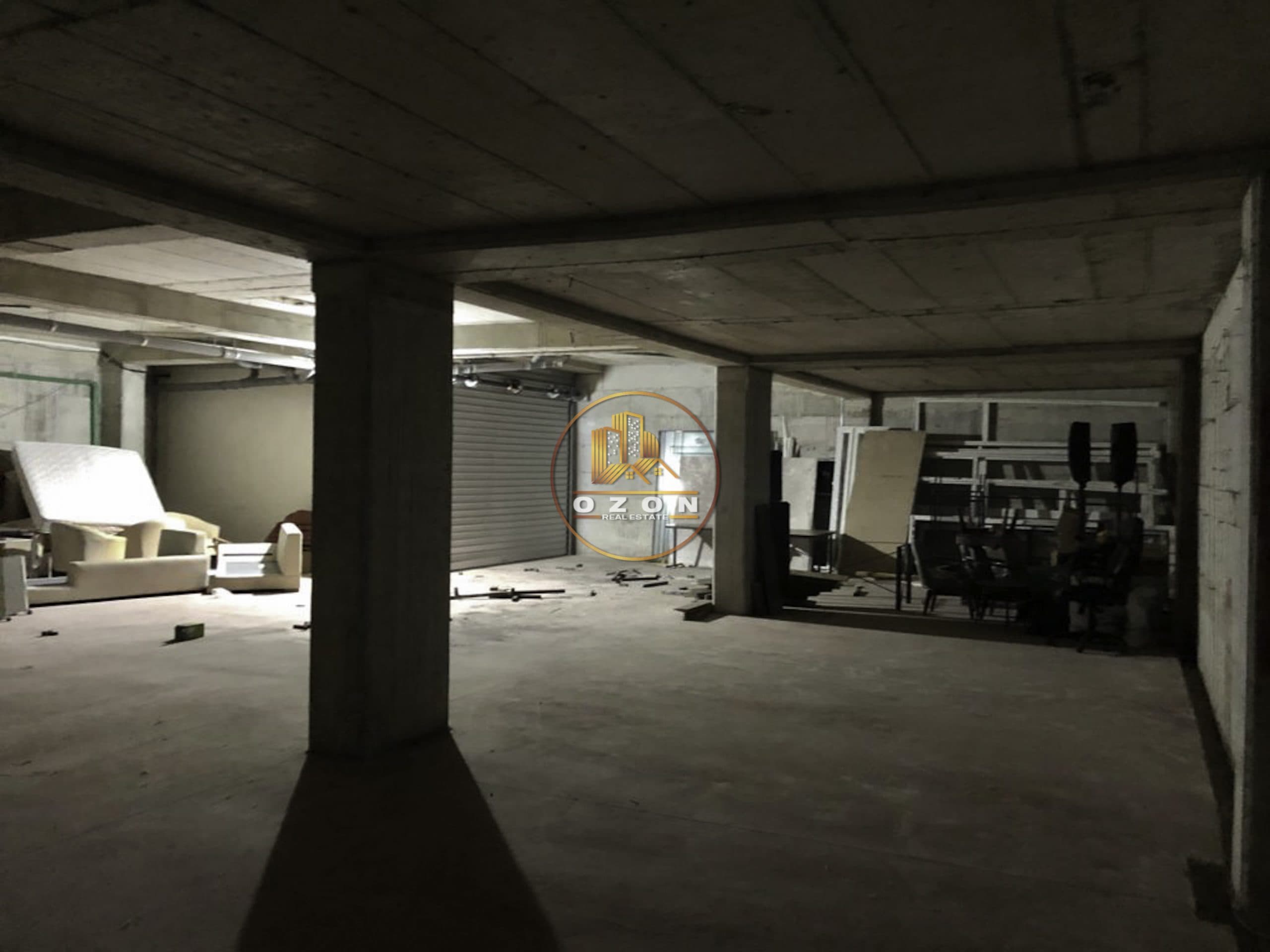 AMBIENT BIZNESI ME QERA 300 M2 PRANE UET ! 1