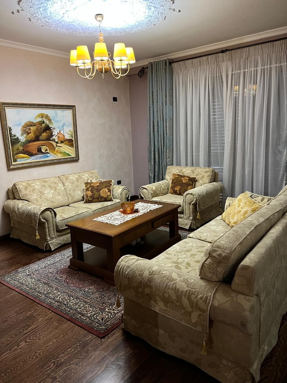 Apartament per Qera 3+1+2, Rruga Kavajes!