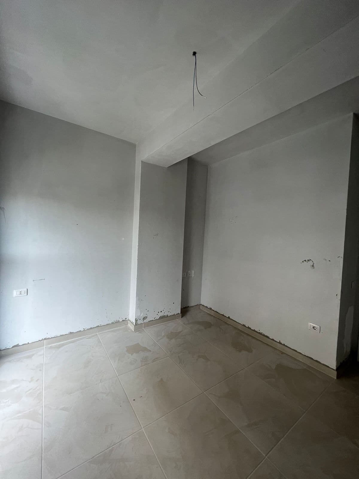 JEPET ME QIRA APARTAMENT 2+1, TEK KOMPLEKSI ASL, RRUGA KONGRESI I MANASTIRIT! 4