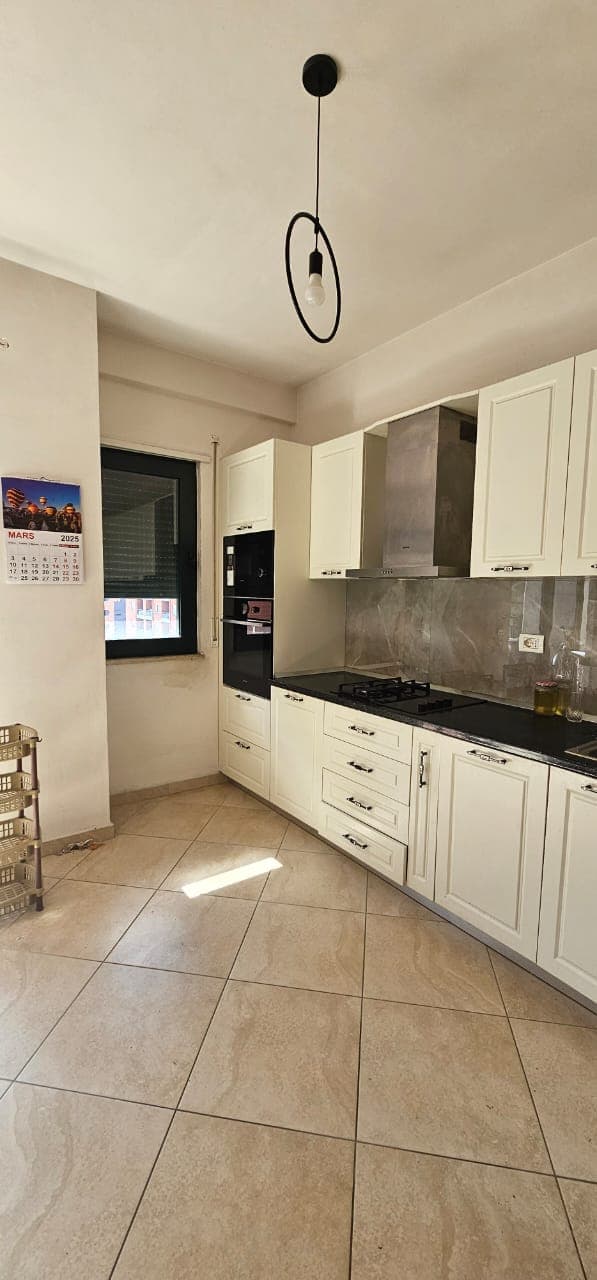 Apartament 3+1 Për Qira tek Green City Residence 3