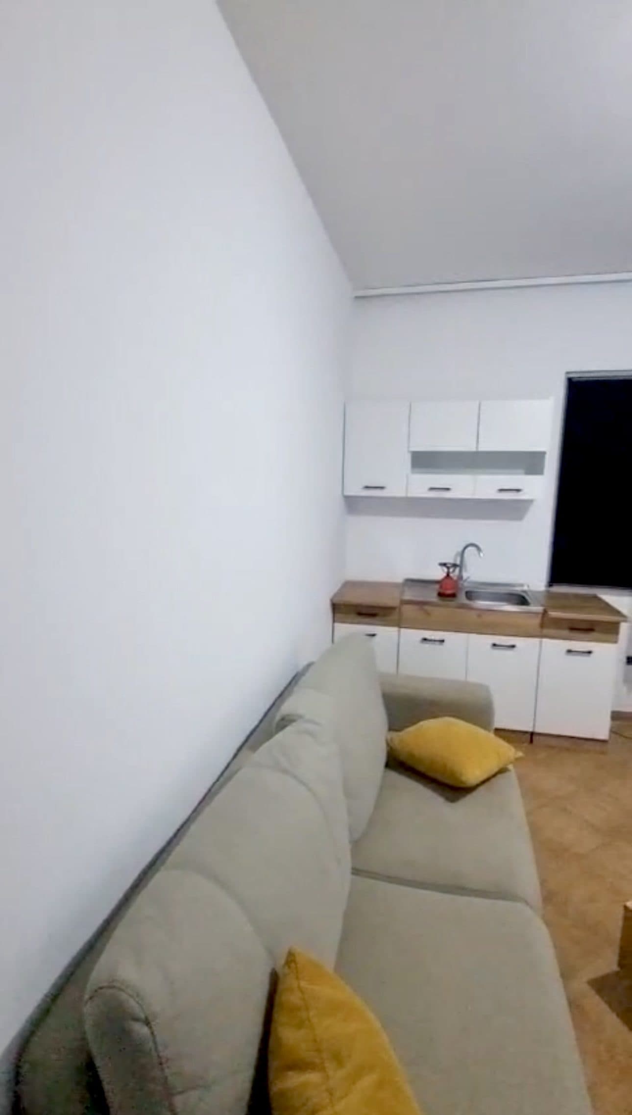 Apartament 3+1 për Shitje tek Fresku - Pranë Shkollës Luan Hajdaraga 2