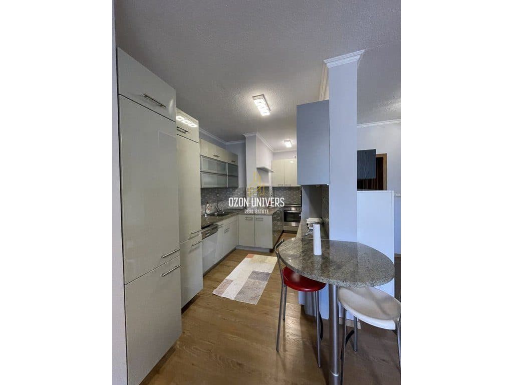 Apartament 2+1+2 me qira, tek Rruga e Kosovarëve 3