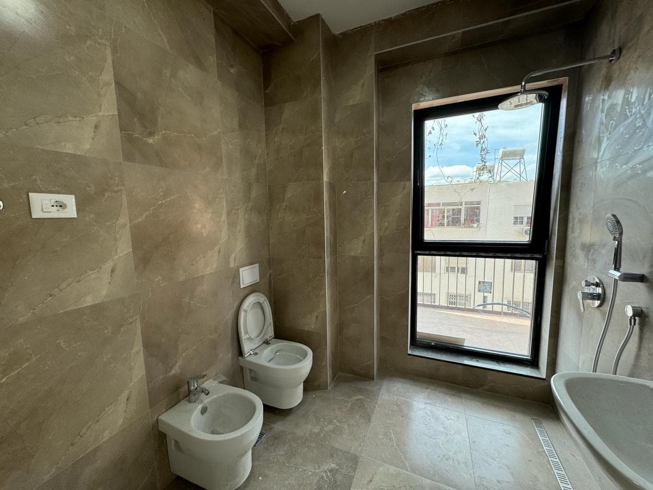 Apartament 1+1 për Qira tek Tirana Garden Building! 2