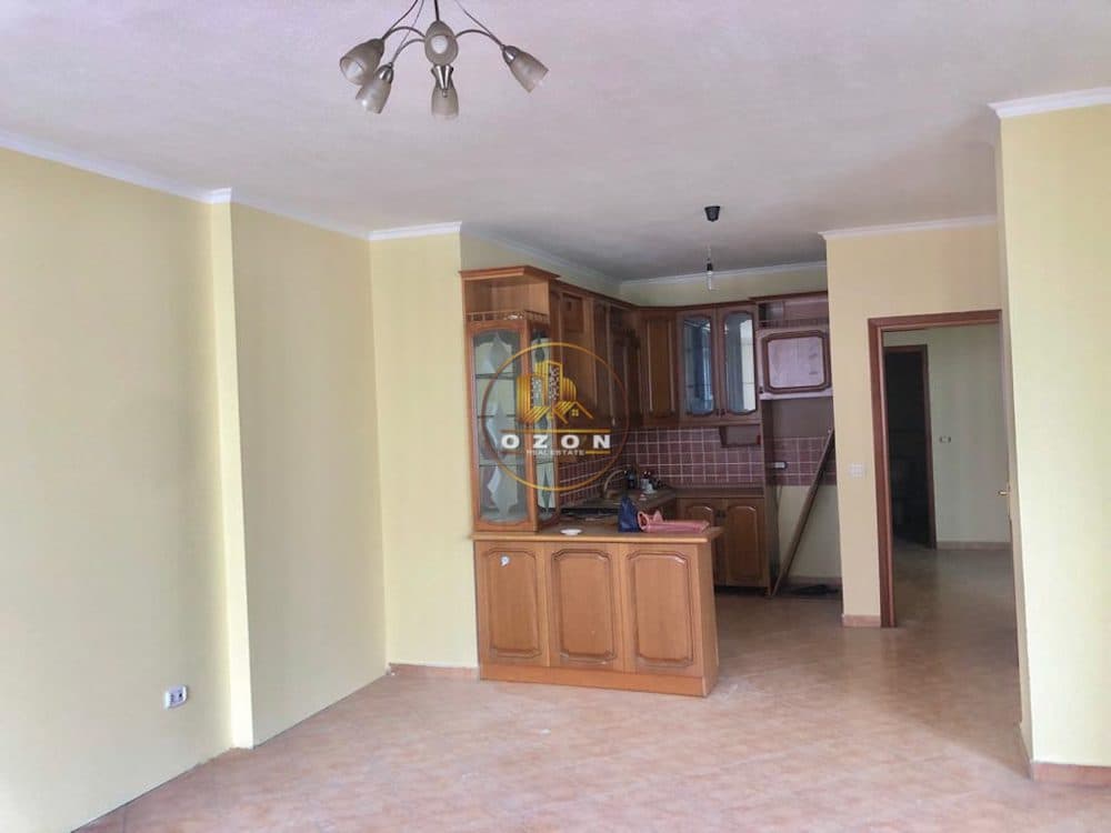 Jepet me qira apartament 3+1 per banim & zyra ,Bulevardi ”Gjergj Fishta” 2