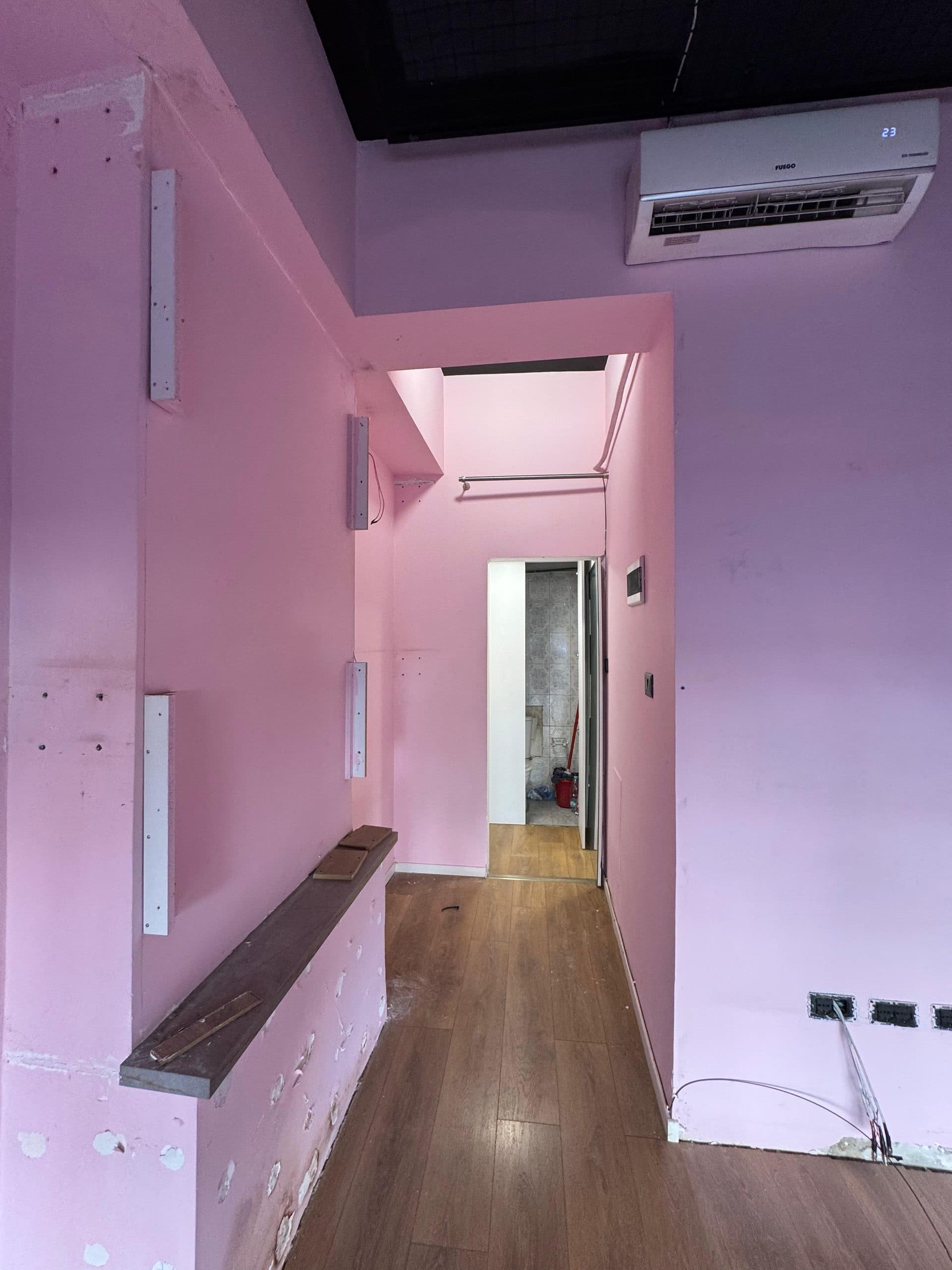 Ambient Biznesi për Qira , Buze Rrugës Kryesore, në Rr. Muhamet Gjollesha! 4