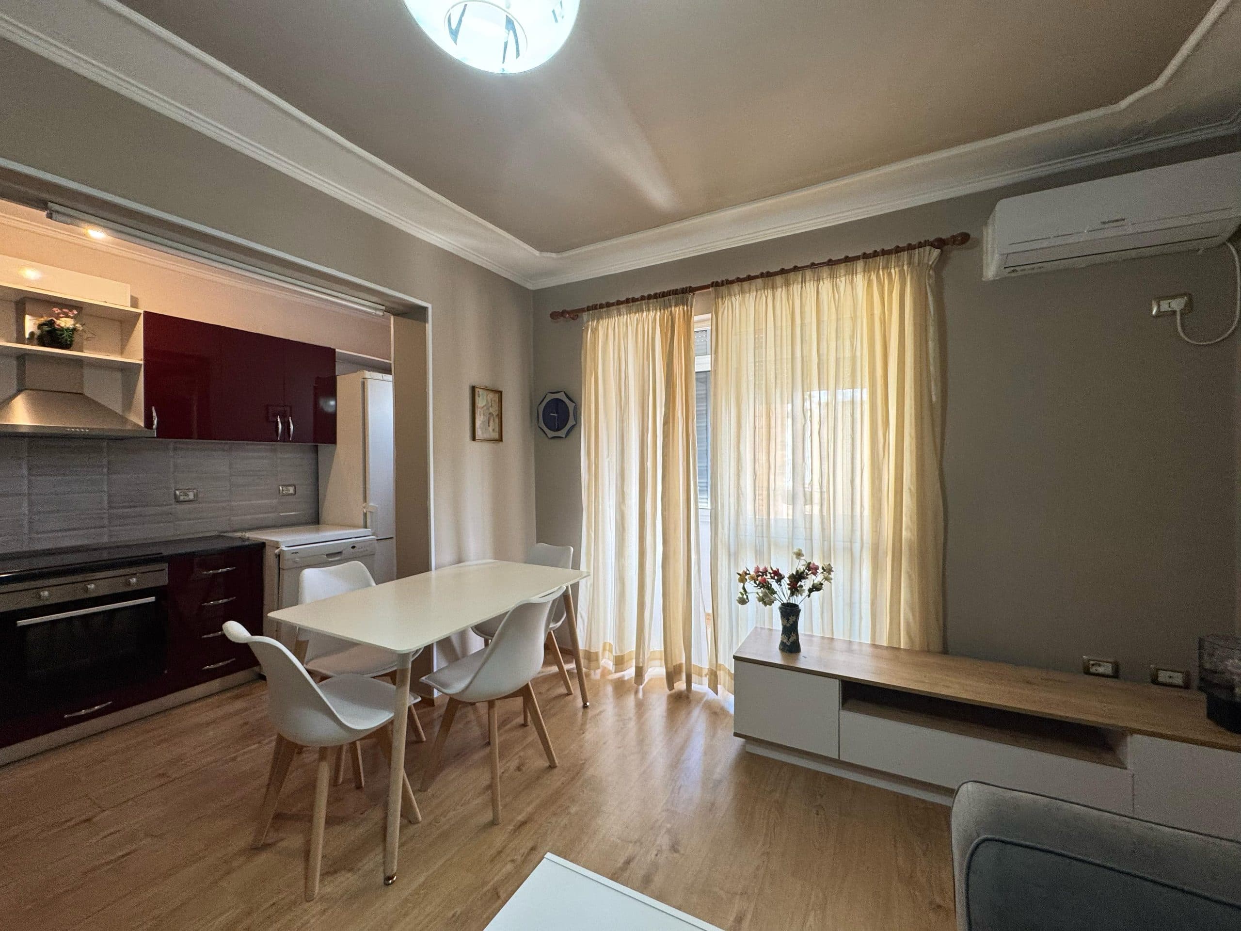 Shitet Apartament 3+1, Ish Stacioni i Fundit i Tiranës së Re – 135,000€ 2