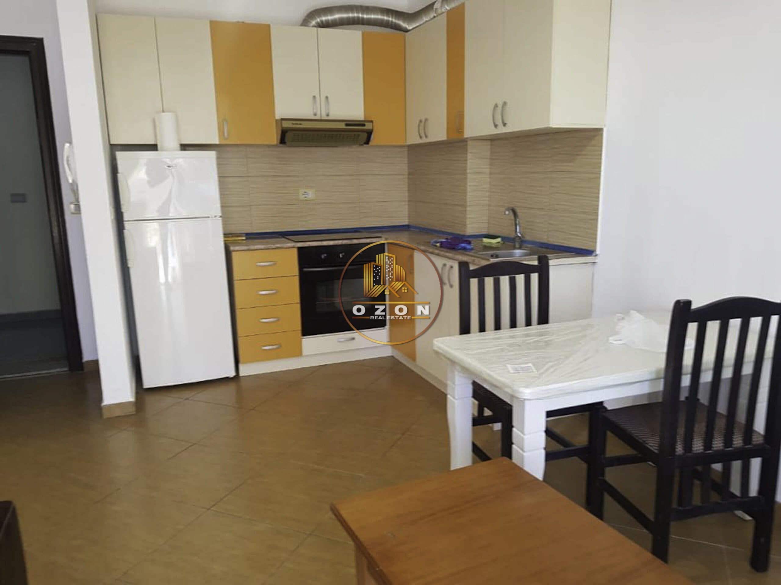 Apartament 1+1 me qera tek Komuna e Parisit !