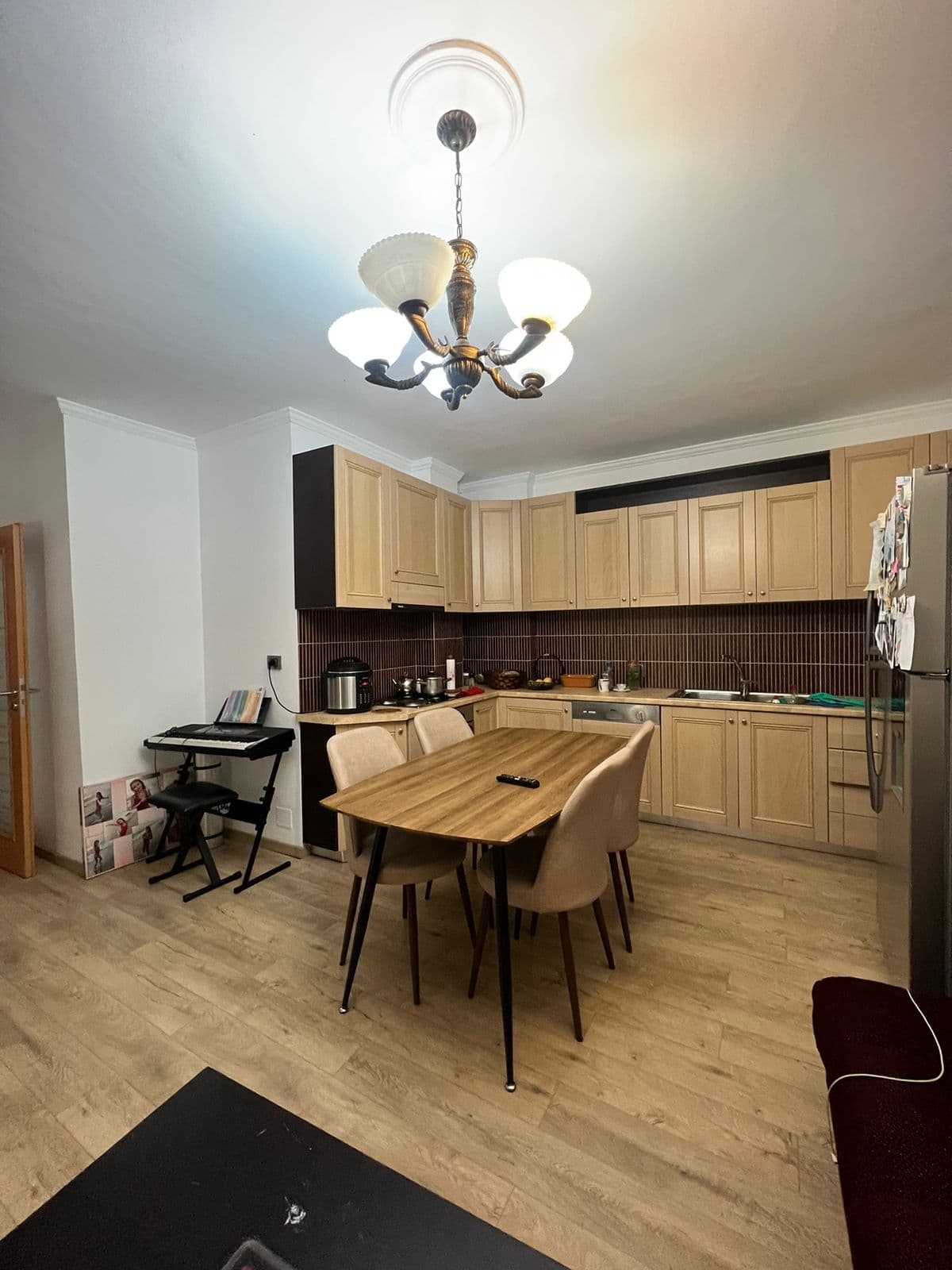 JEPET ME QERA APARTAMENT 2+1 TEK LIQENI I THATE ! 3