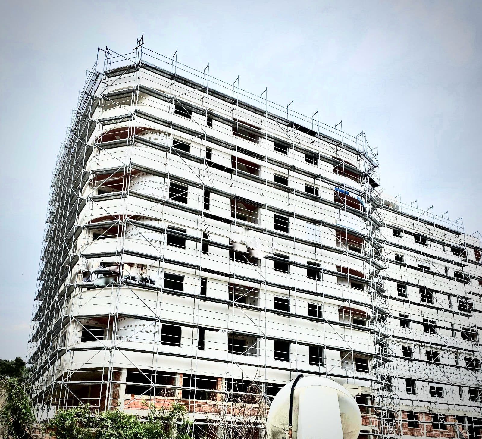 OKAZION! Apartament 1+1 për Shitje në Golem! 1
