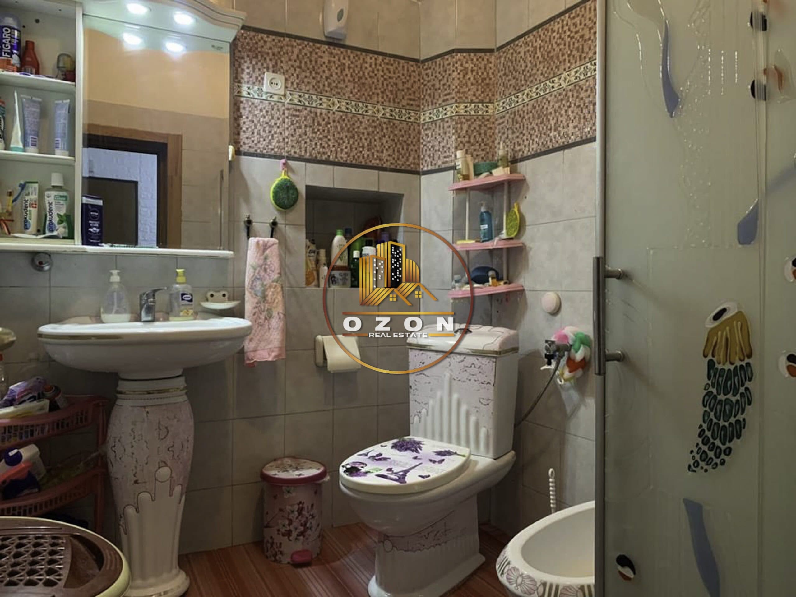 OKAZION! SHITET APARTAMENT 5+1 TEK 21 DHJETORI!