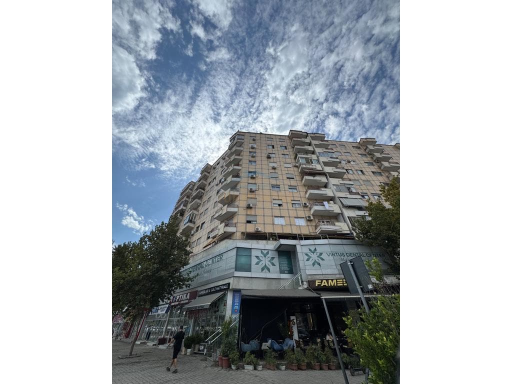 Shitet, Apartament 2+1+2, Unaza e Re, Tirane