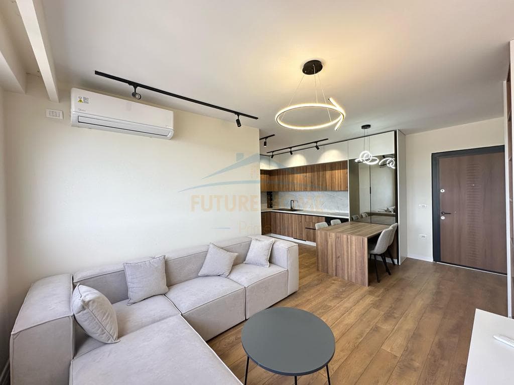 Shitet, Apartament 2+1, Shkoze, Tiranë.
