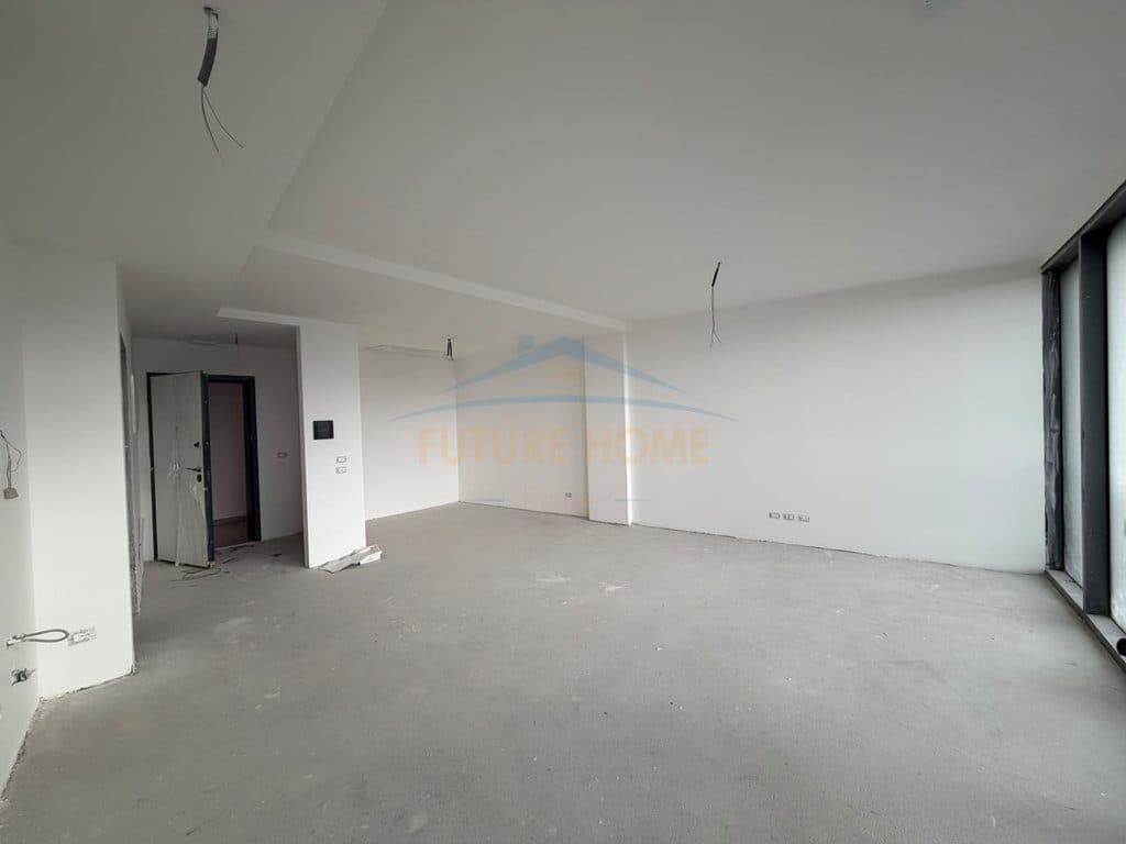 Shitet, Apartament 2+1+2+ Post Parkimi, Lake View Residence, Tiranë. 3