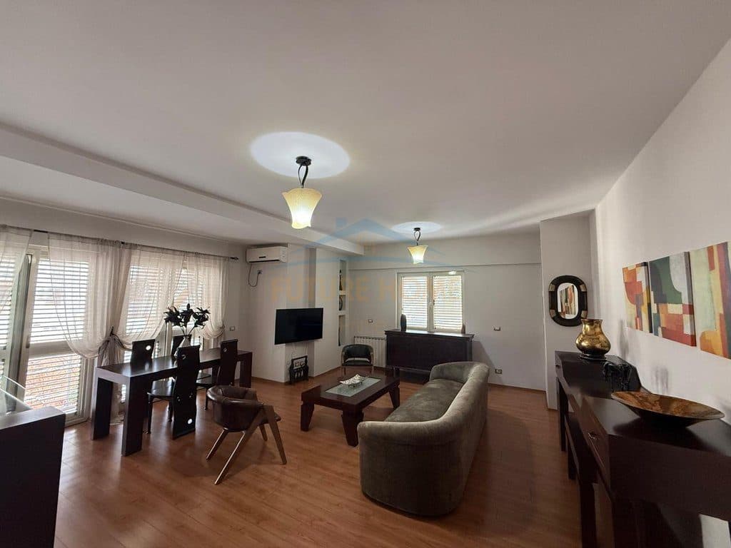 Qera, Apartament 2+1, Blloku, Tiranë.