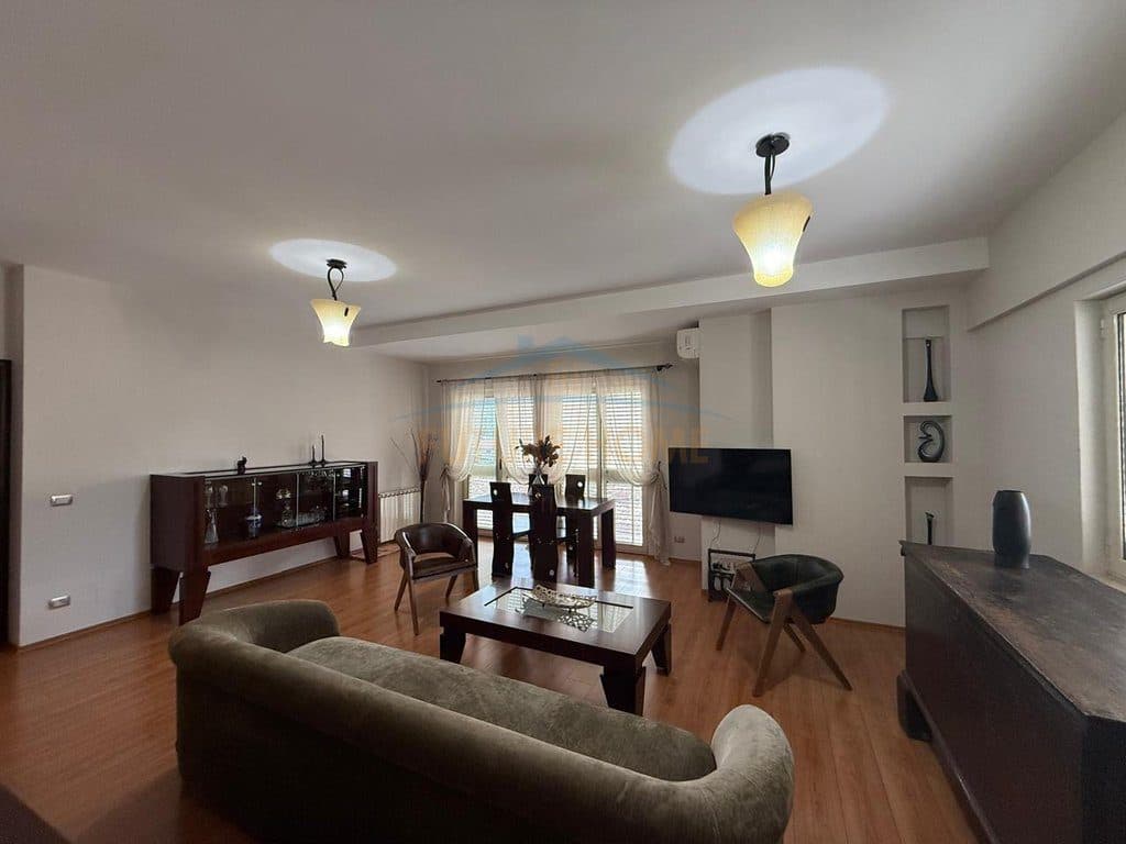 Qera, Apartament 2+1, Blloku, Tiranë. 3