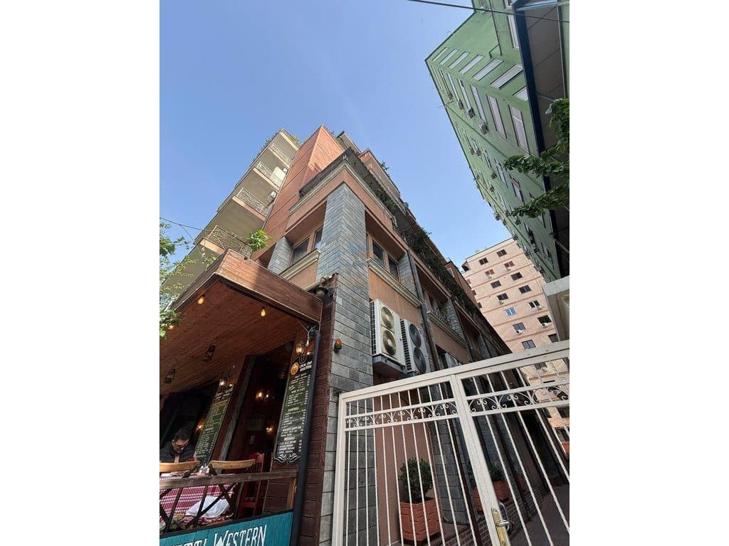 Qera, Apartament 2+1, Blloku, Tiranë. 2