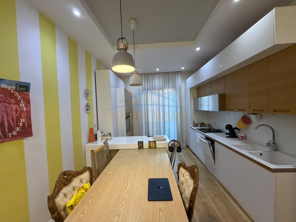 Qera, Apartament 2+1, Myslym Shyri, Tirane