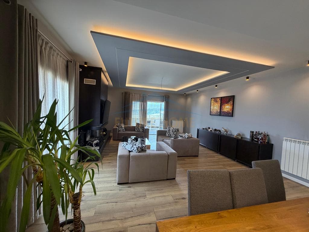 Qera , Penthouse , Liqeni i thate , Tirane 2