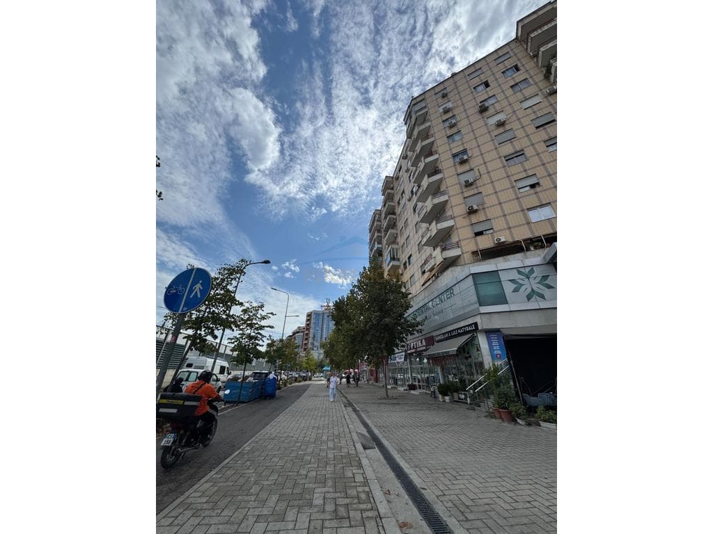 Shitet, Apartament 2+1+2, Unaza e Re, Tirane 2