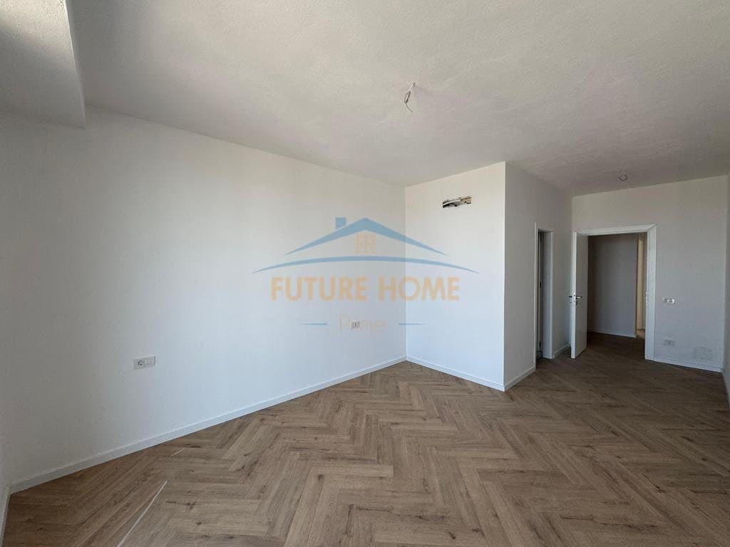 Shitet, Apartament 3+1+2 , Rruga "Mine Peza" , Tiranë! 3
