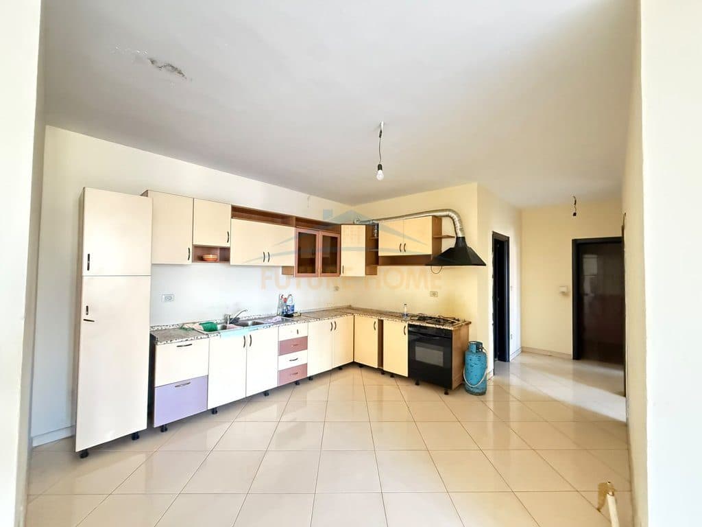 Qera , Apartament 2+1+2 , Unaza e re , Tirane