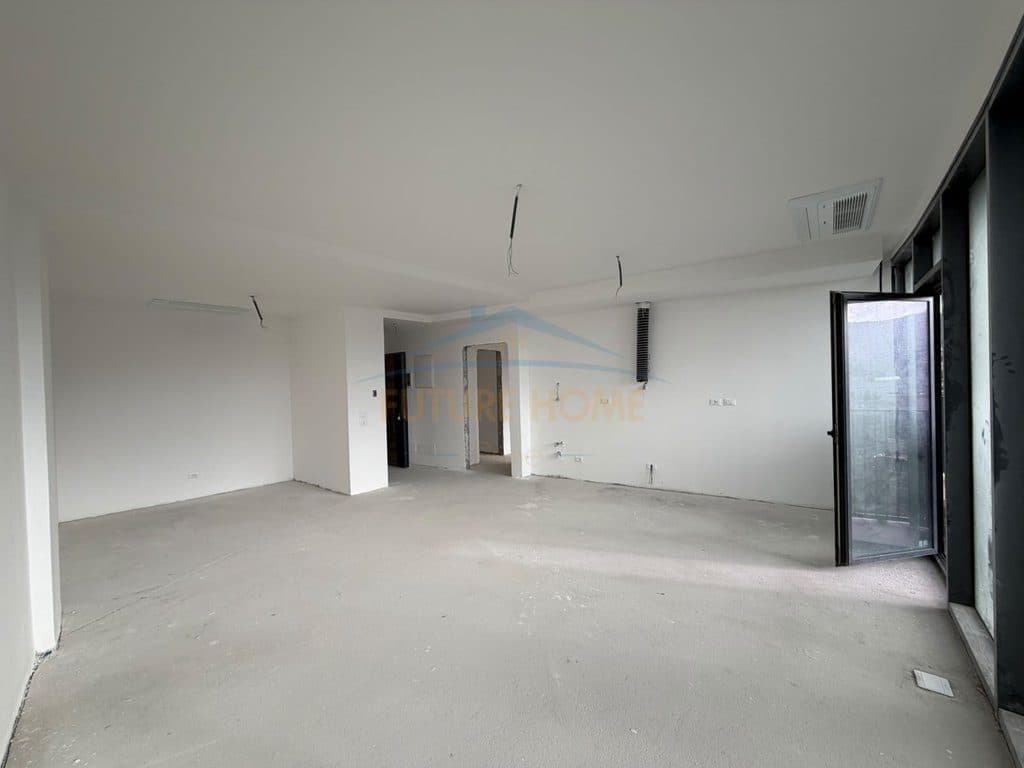 Shitet, Apartament 2+1+2+ Post Parkimi, Lake View Residence, Tiranë. 2