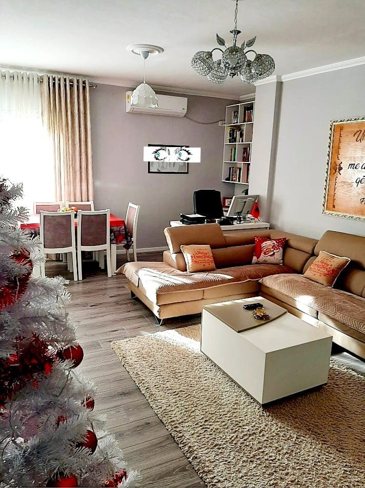 Shitet, Apartament 2+1, Fresku, Tiranë