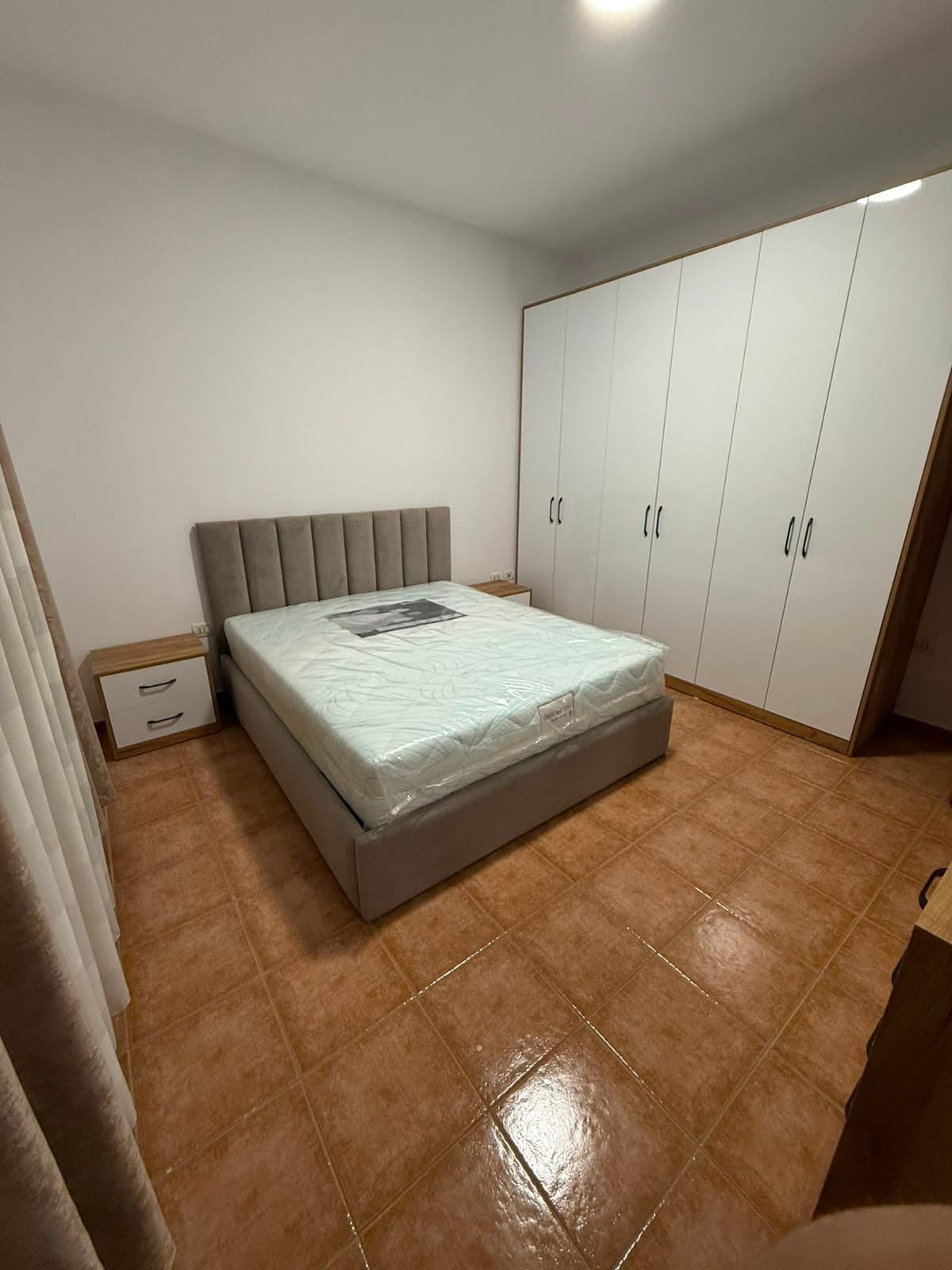 Qera, Shtepi Private ,1+1 , Rruga 5 Maji, Tiranë 4