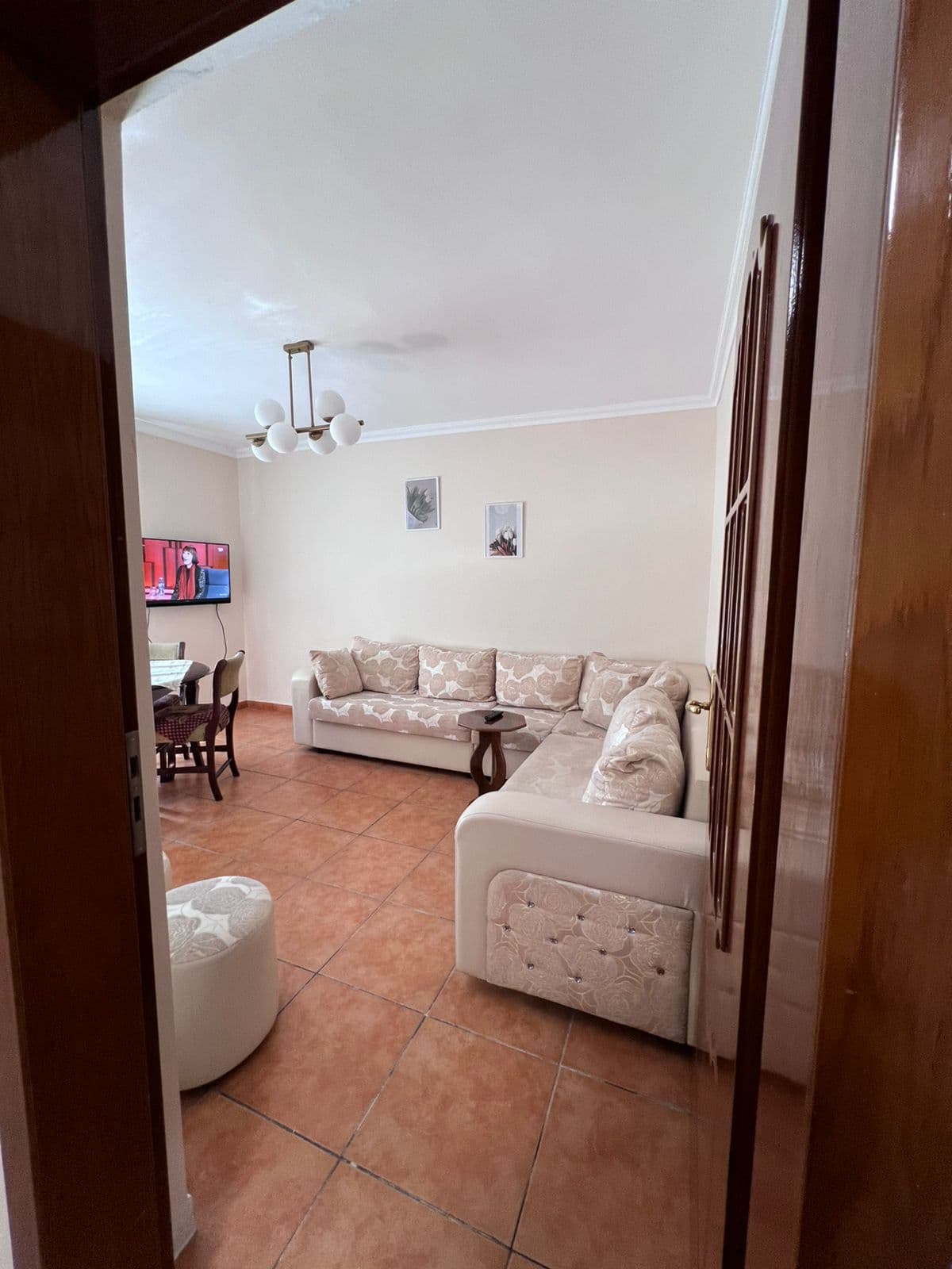 Qera, Apartament 2+1 ,Pas Ambasadës Amerikane, Tiranë
