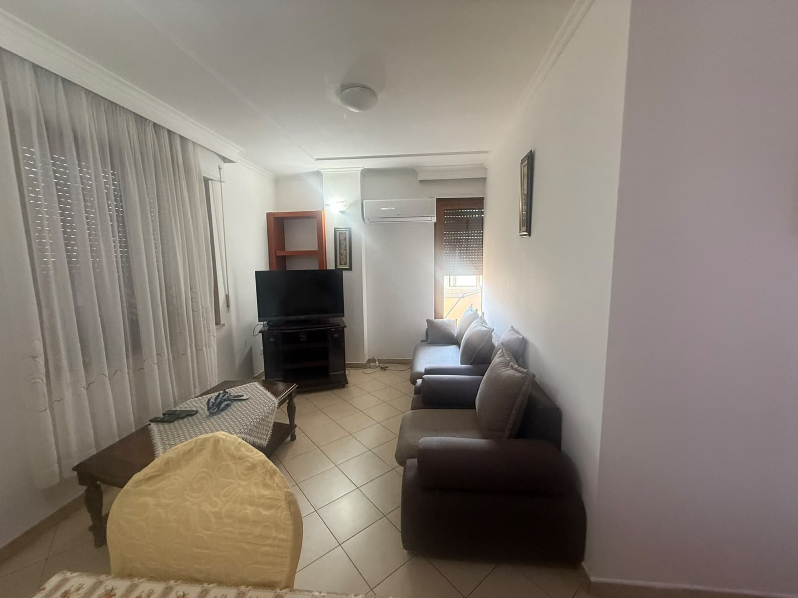 Shiten, 2 Apartamente 1+1, Rruga Barrikadave, Tiranë