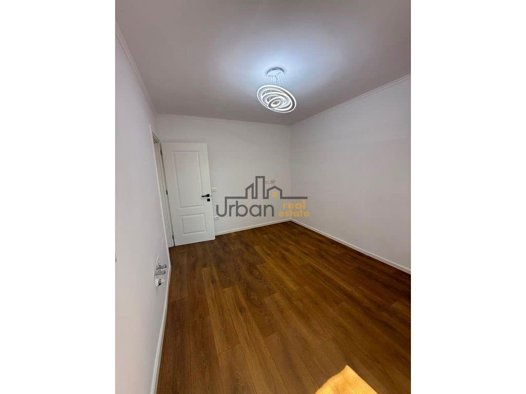 Shitet,Apartamet 2+1 Xhamllik, Tiranë - 180,500€ | 95 m² 2