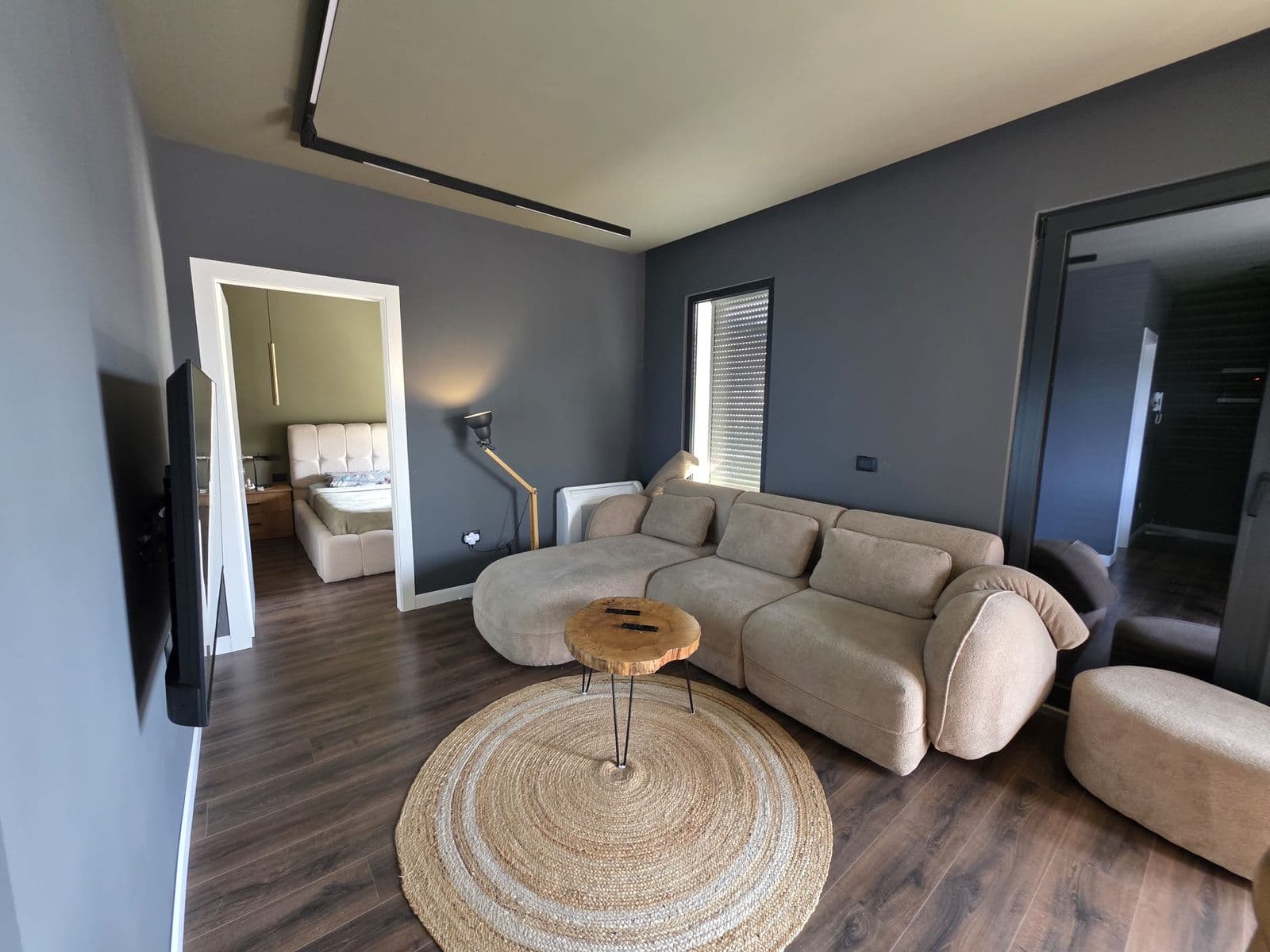 Shitet, Apartament 2+1 , Tregu Elektrik, Tiranë