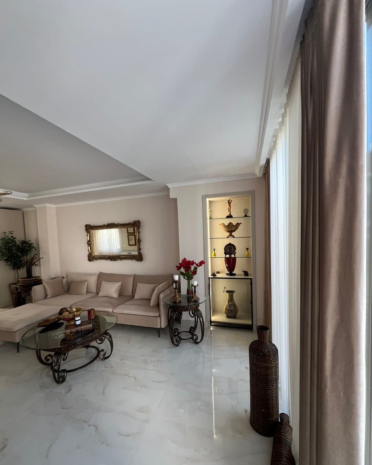 Qera, Vilë 2 Kate, Xhamllikun, Tiranë - 2000€ | 150 m²