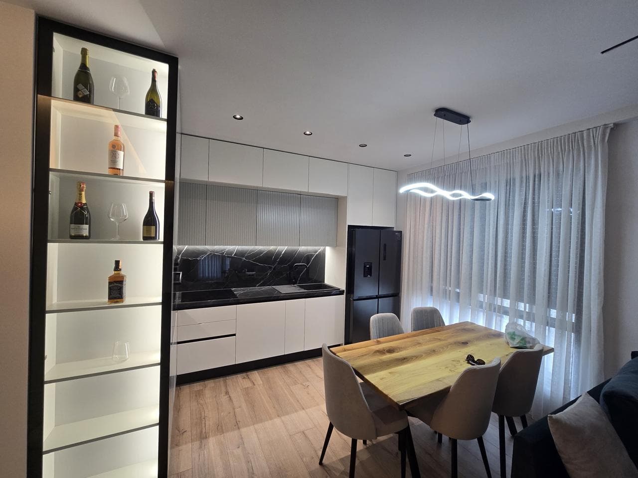 Shitet, Apartament 2+1+2 , Porcelan, Tiranë 4