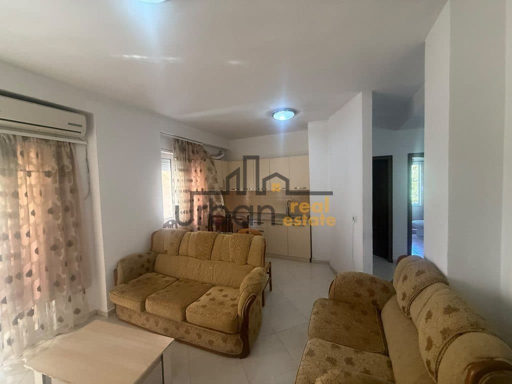 Shitet,Apartamet 2+1 Xhamllik, Tiranë - 180,500€ | 95 m²