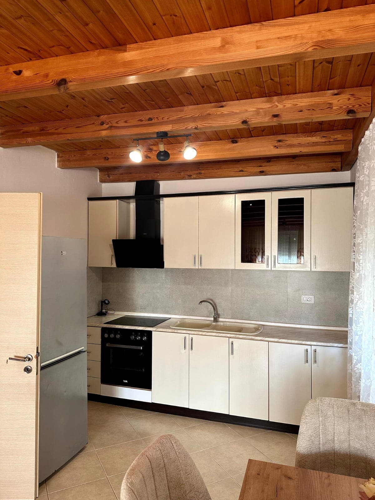 Qera, Apartament Duplex , Fresku, Tiranë 4