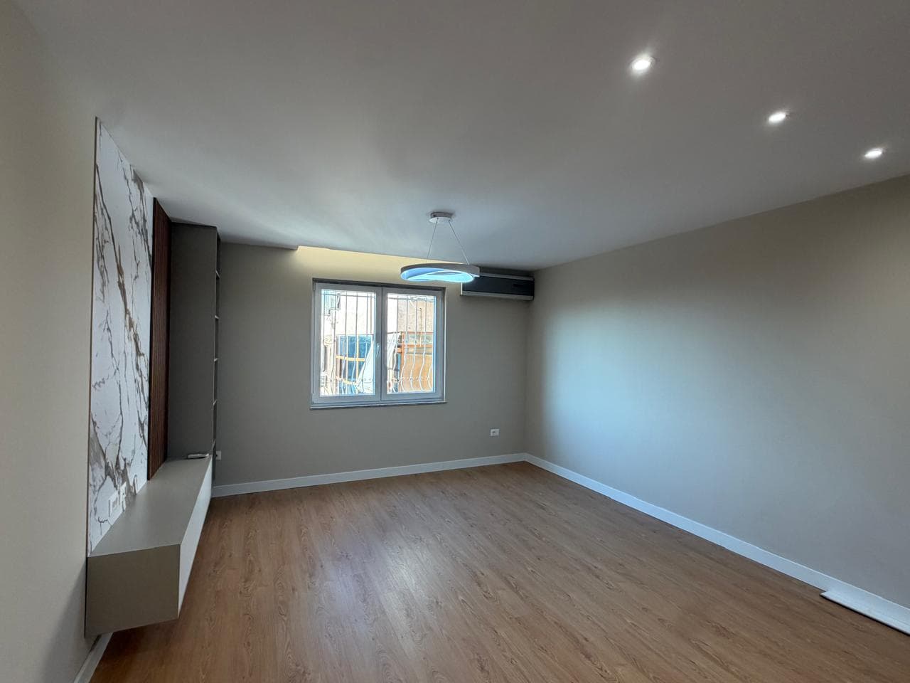 Shitet, Apartament 2+1 , Ish Stacioni i Trenit, Tiranë 4