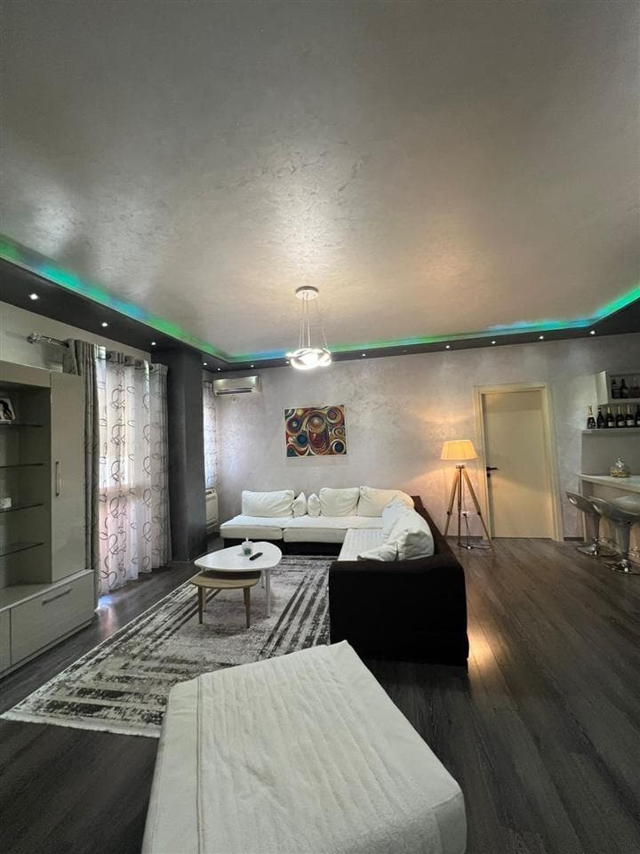 Shitet, Apartament 2+1+2 , Pranë Delijorgjit, Tiranë